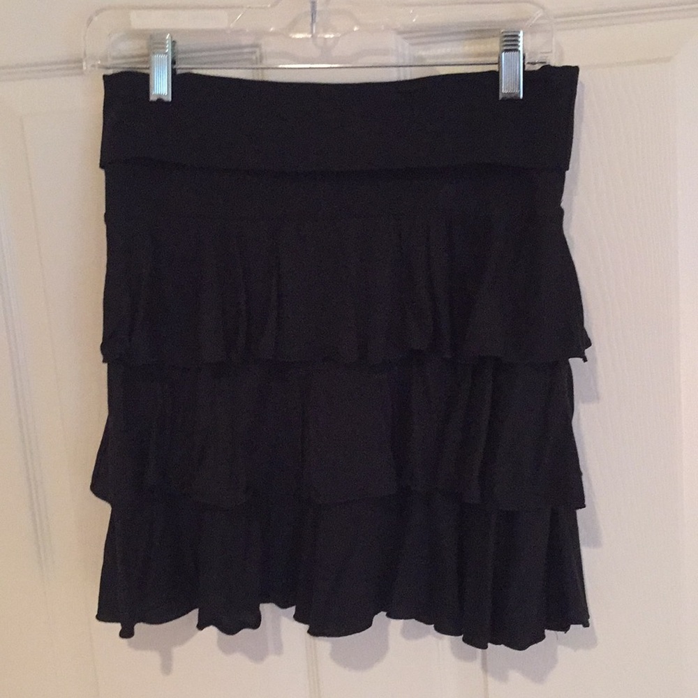 Black ruffled express skirt